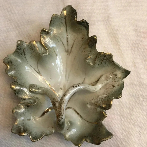 Beautiful Pearly Vintage Leaf Shape Plate 1881 - Picture 1 of 5